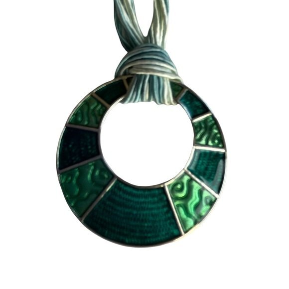 Lia Sophia Green Enamel Silver Tone Round Pendant with String Chain - Picture 10 of 10